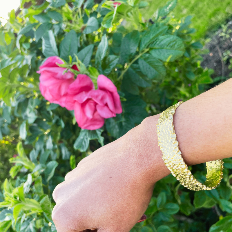 HAMMERED GOLD CUFF Lenique Louis
