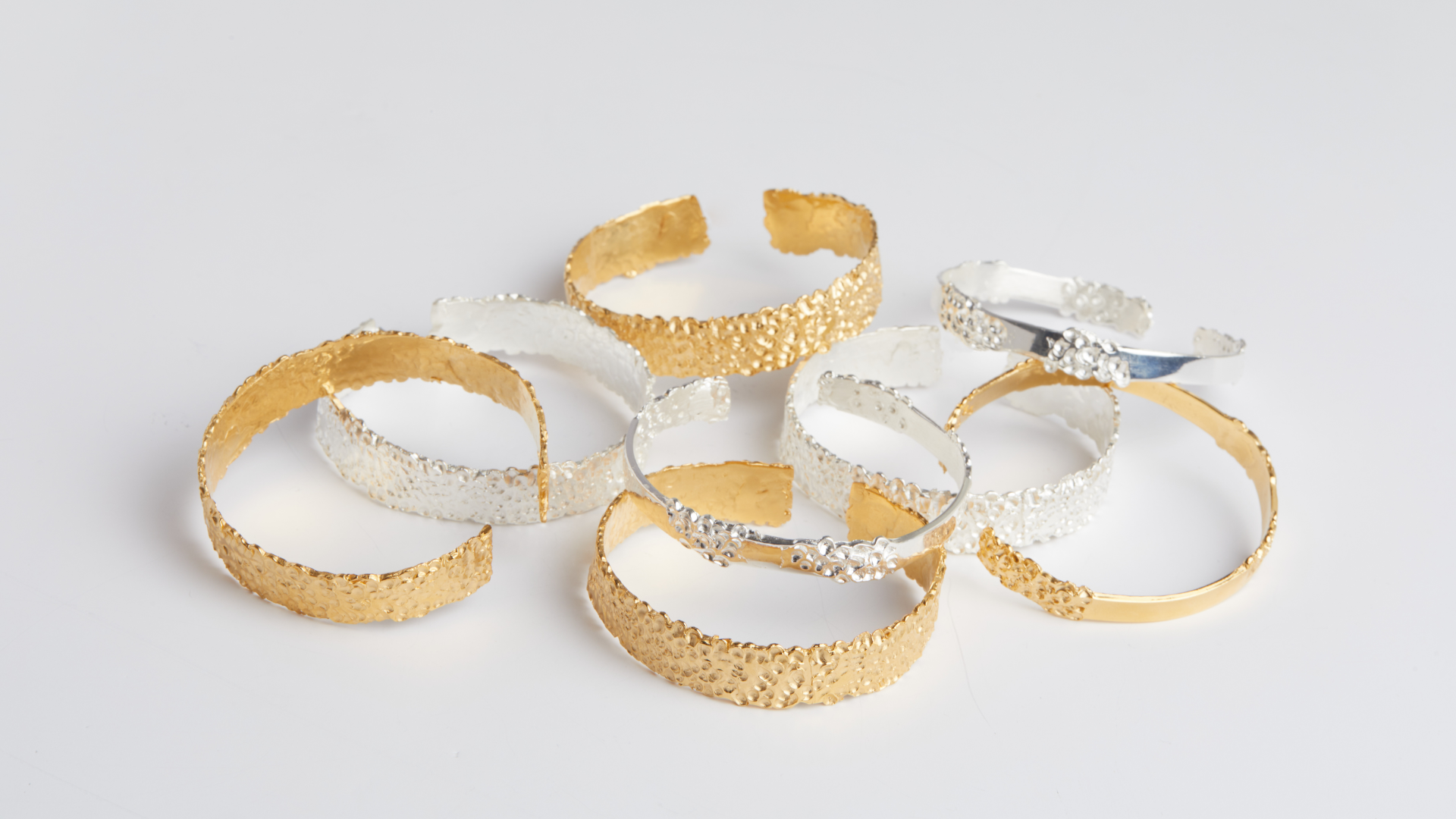 STATEMENT BANGLES & CUFFS