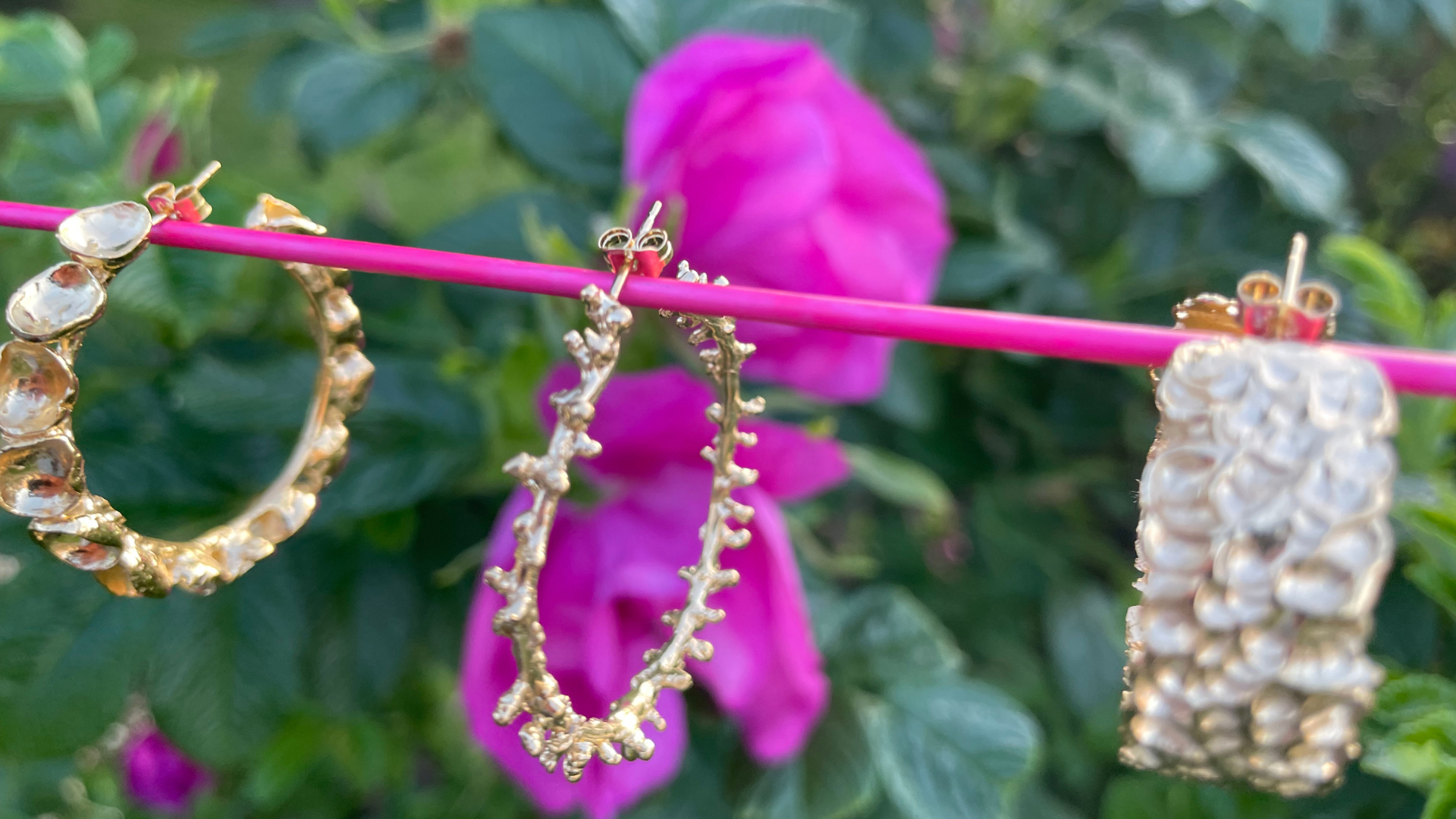 MEDIUM EARRINGS